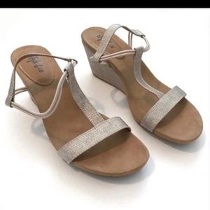 Super cute womens Wedge